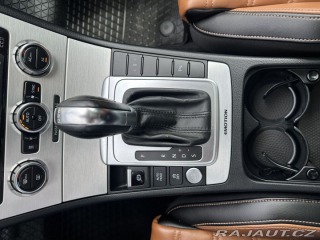 Volkswagen Passat 3,6 V6 220kW DSG 4x4 HIGH 2011