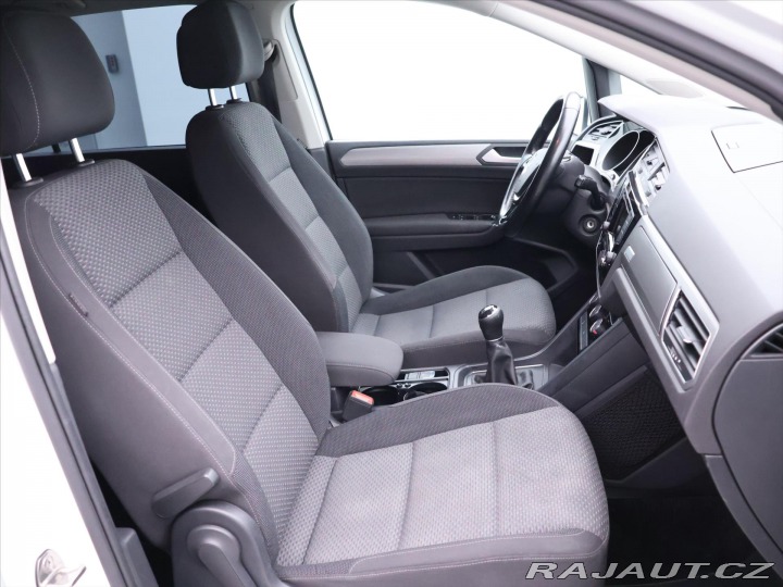 Volkswagen Touran 1,6 TDI 81kW LED Serv.kni 2016