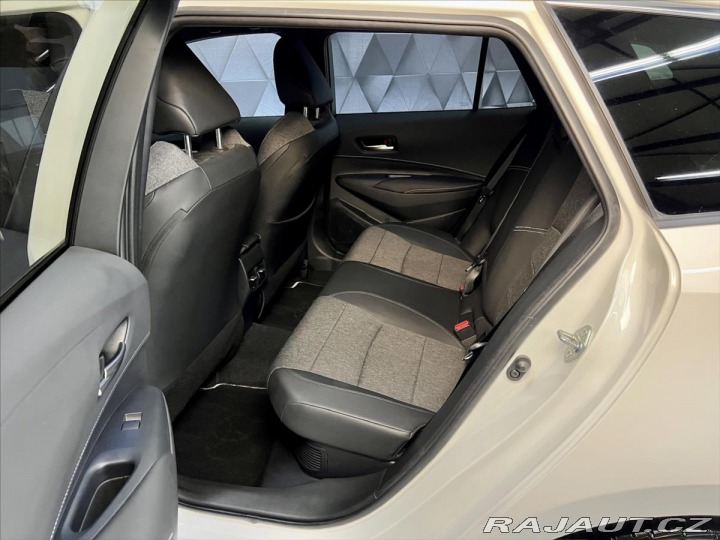 Toyota Corolla 1,8 HYBRID e-CVT STYLE TS 2023