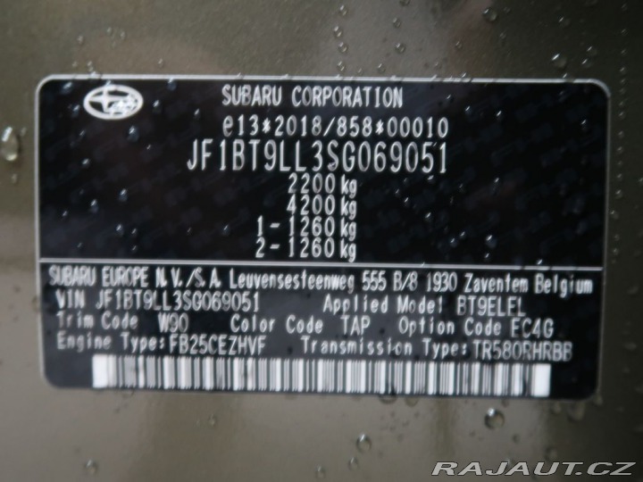 Subaru Outback TOURING 4X4 AWD + hnědá k 2025