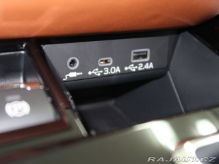 Subaru Outback TOURING 4X4 AWD + hnědá k 2025