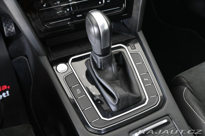 Volkswagen Passat 2,0 TDI 110 kW DSG ELEGAN 2021
