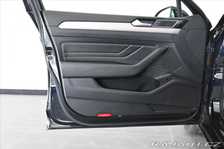 Volkswagen Passat 2,0 TDI 110 kW DSG ELEGAN 2021