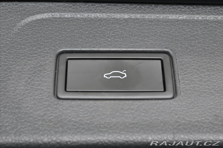 Volkswagen Passat 2,0 TDI 110 kW DSG ELEGAN 2021