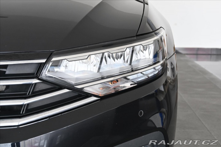 Volkswagen Passat 2,0 TDI 110 kW DSG ELEGAN 2021