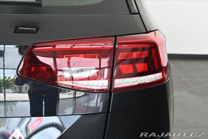 Volkswagen Passat 2,0 TDI 110 kW DSG ELEGAN 2021