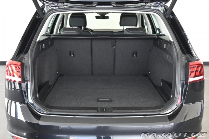 Volkswagen Passat 2,0 TDI 110 kW DSG ELEGAN 2021