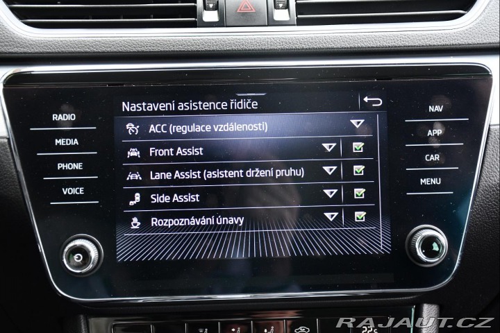 Škoda Superb 2.0TDi ACC NAVI CARPLAY 2021