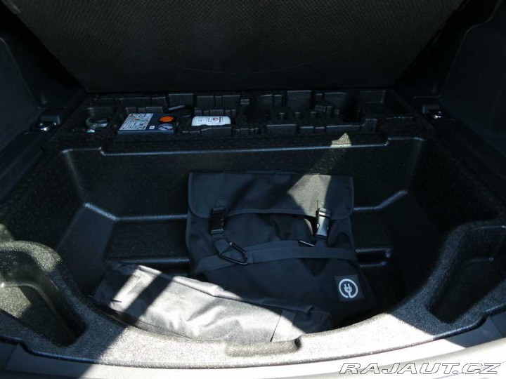Land Rover Discovery Sport 1,5 Dynamic SE P270e 2025