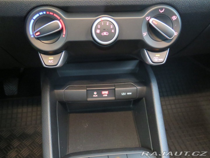 Kia Stonic 1.25CVVT,klima,kamera,nav 2018