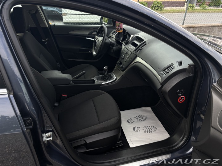 Opel Insignia 2.0 CDTI, AC, Tempomat 2010