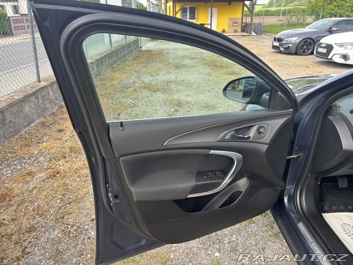 Opel Insignia 2.0 CDTI, AC, Tempomat 2010