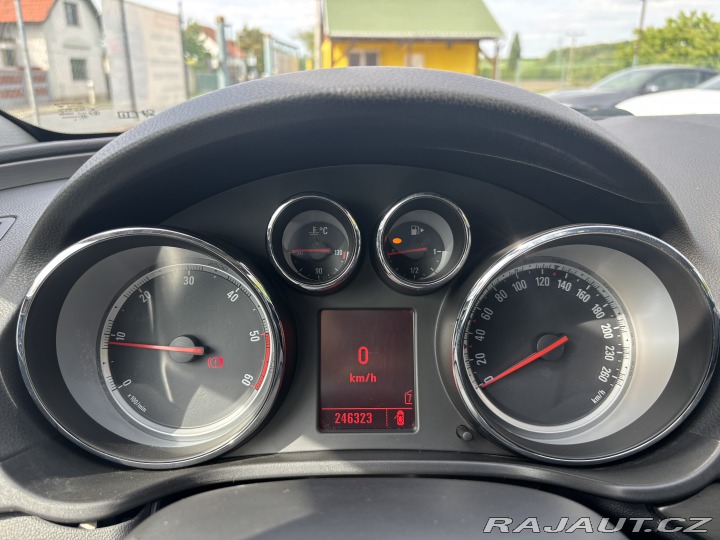 Opel Insignia 2.0 CDTI, AC, Tempomat 2010