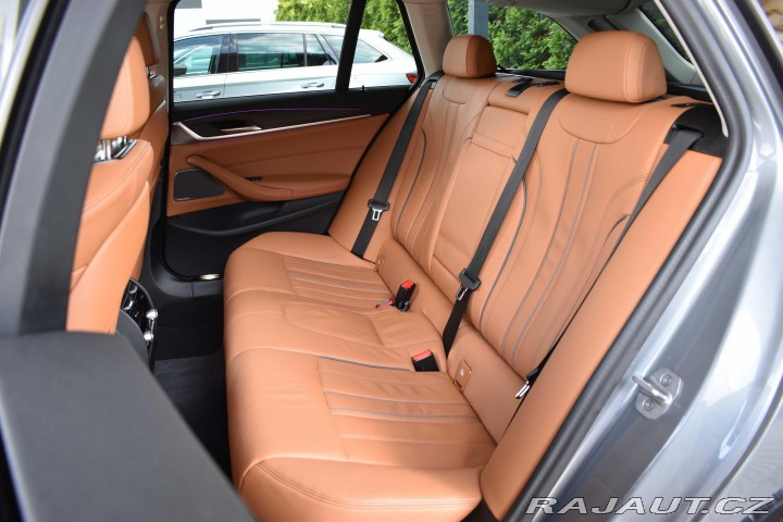 BMW 5 530d xDrive LUXURY*DPH*ČR 2023