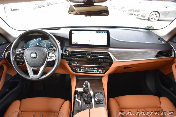 BMW 5 530d xDrive LUXURY*DPH*ČR 2023