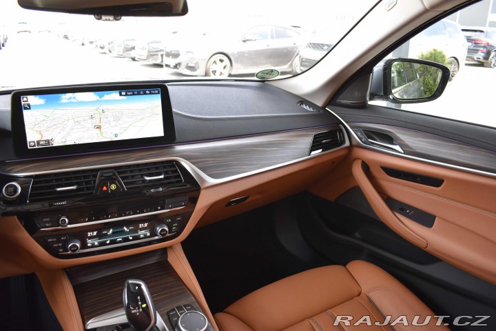 BMW 5 530d xDrive LUXURY*DPH*ČR 2023