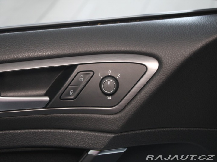 Volkswagen e-Golf 0,1 32kWh DYNAUDIO Navi 2020