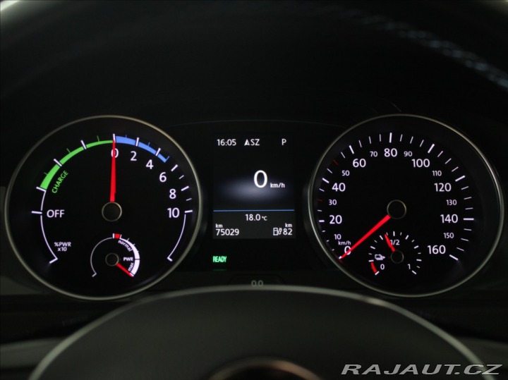 Volkswagen e-Golf 0,1 32kWh DYNAUDIO Navi 2020