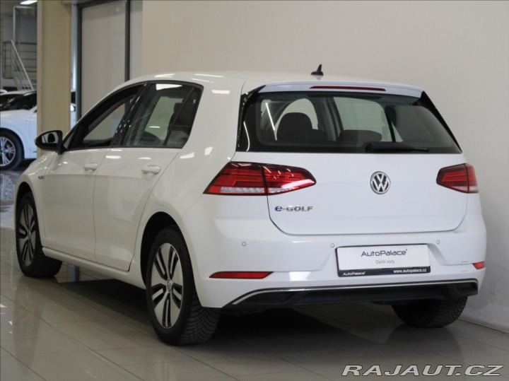 Volkswagen e-Golf 0,1 32kWh DYNAUDIO Navi 2020