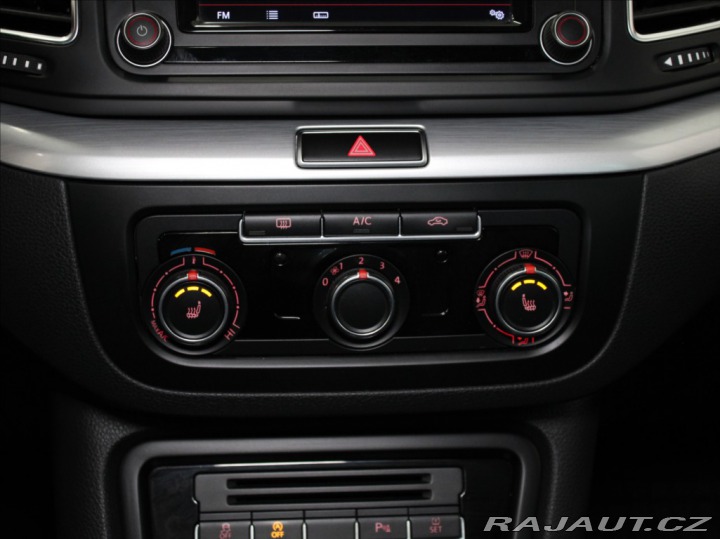 Volkswagen Sharan 2,0 TDi 110kW DSG Comf. T 2016
