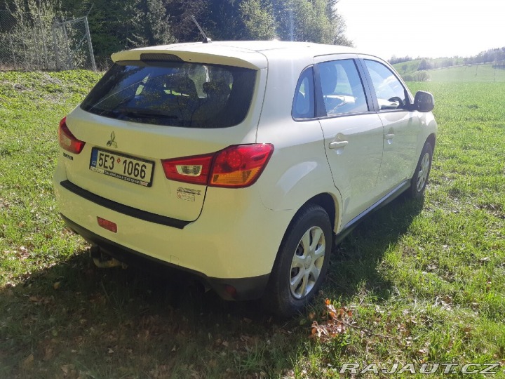 Mitsubishi ASX 1,6 rok r.v 2015 najeto 2015
