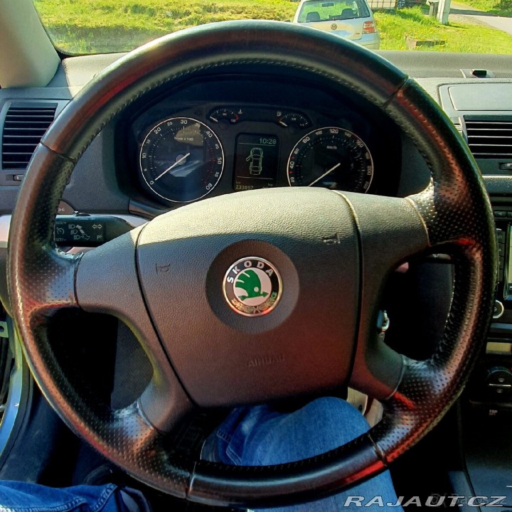 Škoda Octavia Scout kombi 4x4 2 TDI 103 2009