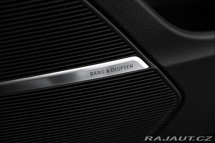 Audi Q8 50TDI Q Vzduch Matrix Pan 2019