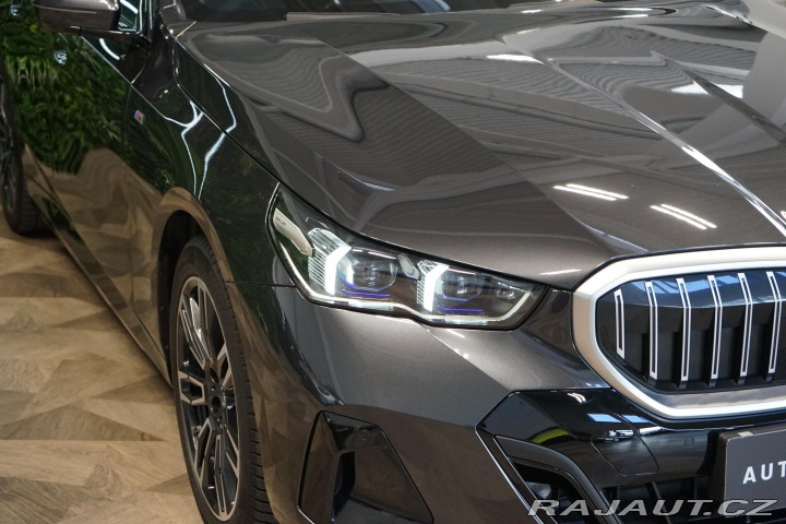 BMW 5 520d xDrive M-Sport H/K 3 2023