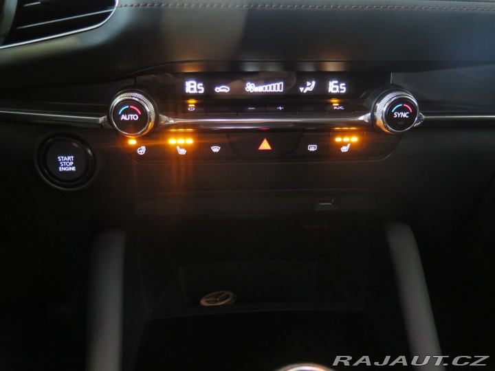 Mazda 3 2.0SA,navi,klima,kamera,D 2019