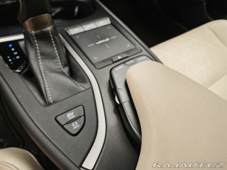 Lexus Ostatní modely UX 250h 2,0 LUXURY 4x4 AUTOMAT 2020
