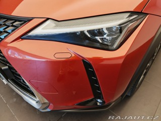 Lexus Ostatní modely UX 250h 2,0 LUXURY 4x4 AUTOMAT 2020