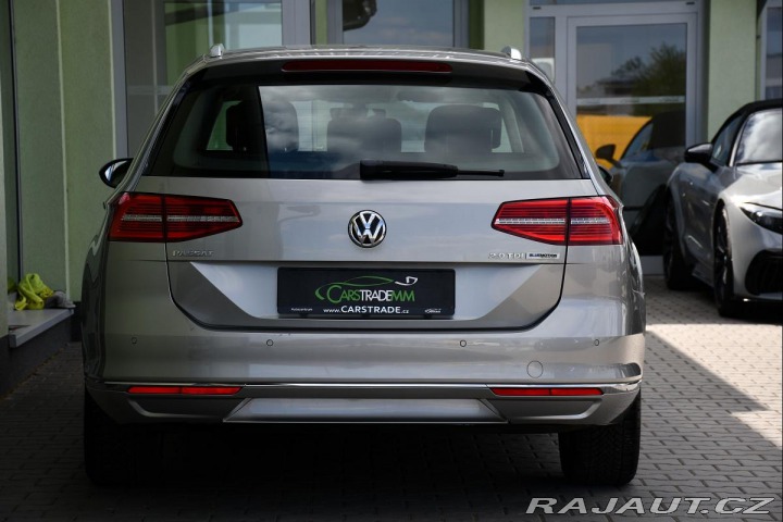 Volkswagen Passat 2,0TDi DSG ELEGANCE ČR 2016