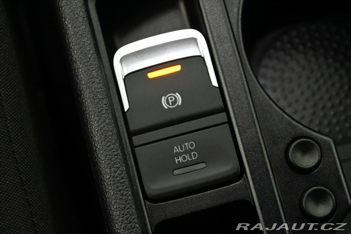 Volkswagen Touran 2,0 TDi 110kW DSG *Highli 2021