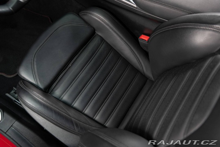 Alfa Romeo Giulia 2.0 GME Veloce AWD AT 2022