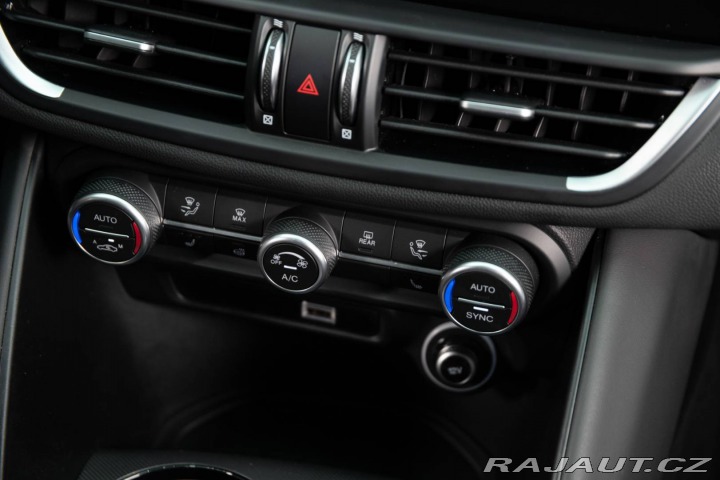 Alfa Romeo Giulia 2.0 GME Veloce AWD AT 2022