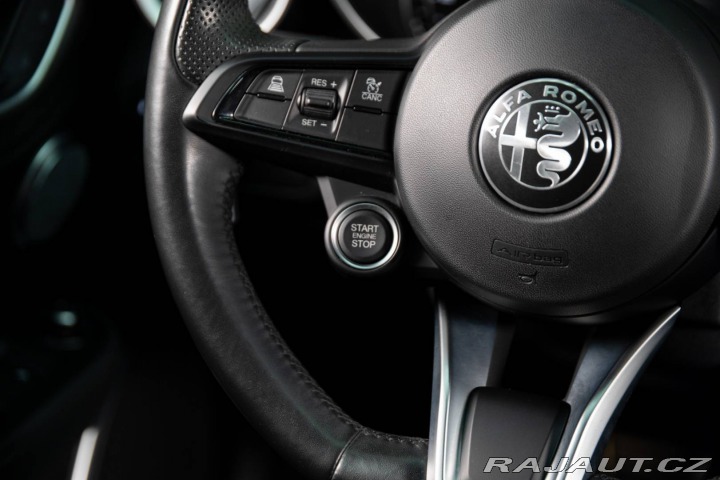 Alfa Romeo Giulia 2.0 GME Veloce AWD AT 2022