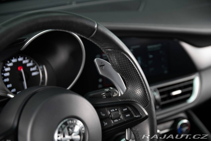 Alfa Romeo Giulia 2.0 GME Veloce AWD AT 2022