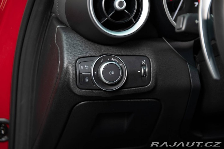 Alfa Romeo Giulia 2.0 GME Veloce AWD AT 2022
