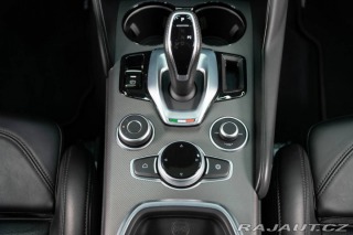 Alfa Romeo Giulia 2.0 GME Veloce AWD AT 2022