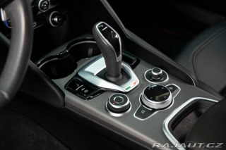 Alfa Romeo Giulia 2.0 GME Veloce AWD AT 2022
