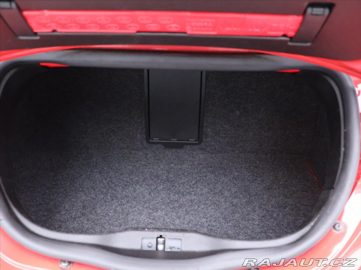Volkswagen New Beetle 1,4 i 55kW Klimatizace Se 2004