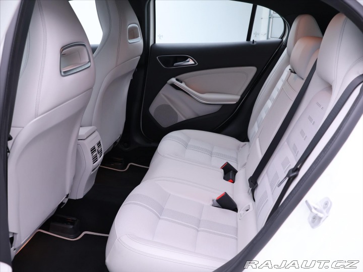 Mercedes-Benz GLA 1,6 180 90kW Aut. CZ LED 2017