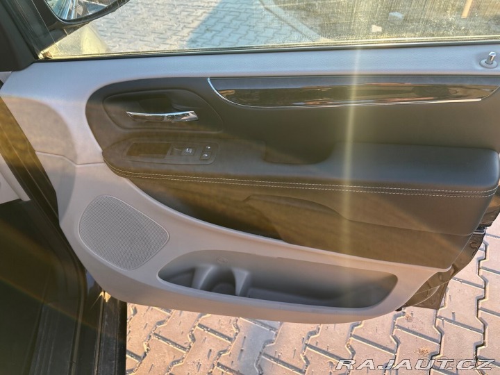 Chrysler Town & Country 3,6 V6, LPG, r.v. 2013, 2013