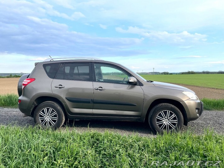 Toyota RAV4 2,2 2AD 110kW 4x4 2009