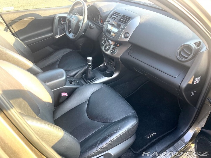 Toyota RAV4 2,2 2AD 110kW 4x4 2009