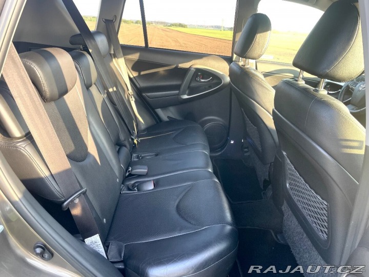 Toyota RAV4 2,2 2AD 110kW 4x4 2009
