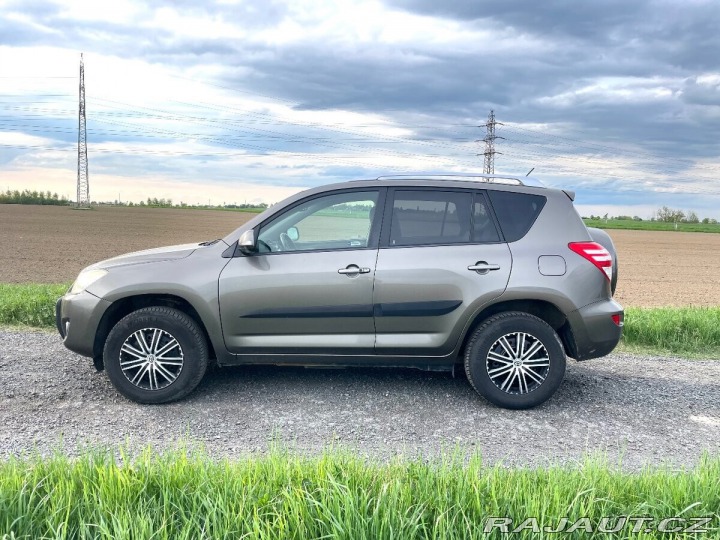 Toyota RAV4 2,2 2AD 110kW 4x4 2009