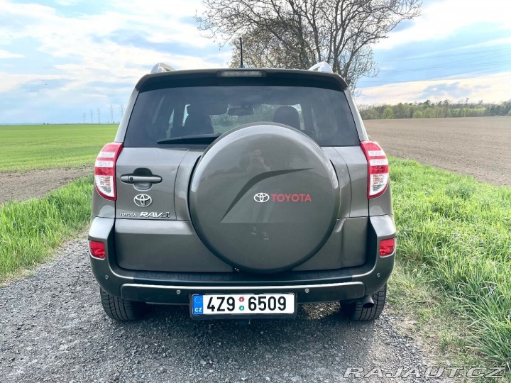 Toyota RAV4 2,2 2AD 110kW 4x4 2009