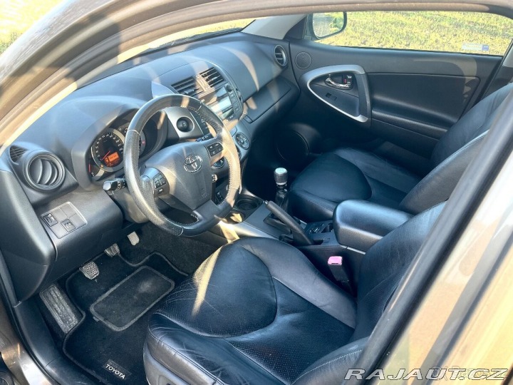 Toyota RAV4 2,2 2AD 110kW 4x4 2009