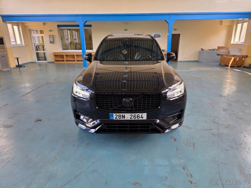 Volvo XC90 B5 R design-Black,mild hy